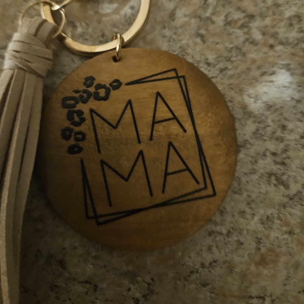 Letter Detail Round & Tassel Charm Fashionable Keychain - Picture 5 of 8